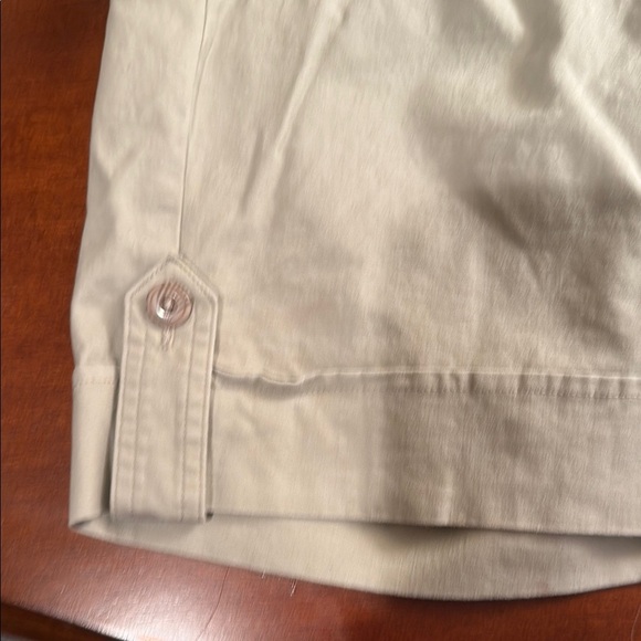 Dockers Women’s Casual Bermuda Shorts, Beige/Tan, size 10, Preowned - Picture 6 of 9